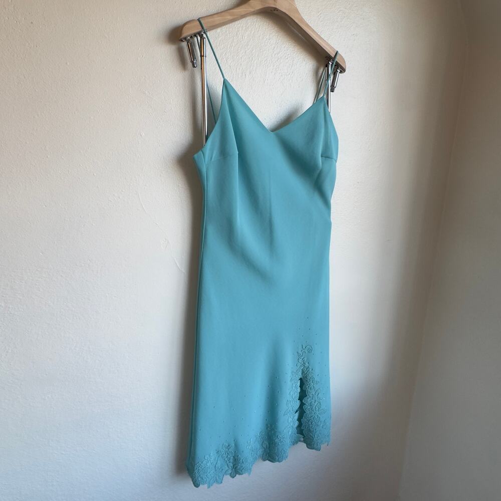 Elegant Blue Midi Dress - Picture 5 of 9